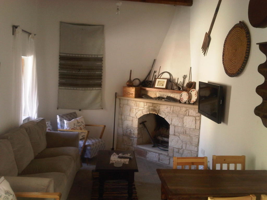 Spiti Calliope Kathikas Zimmer foto