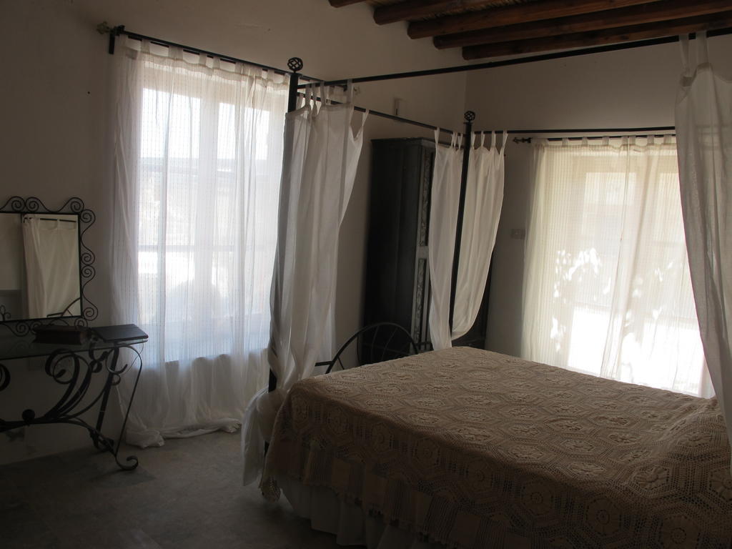 Spiti Calliope Kathikas Zimmer foto